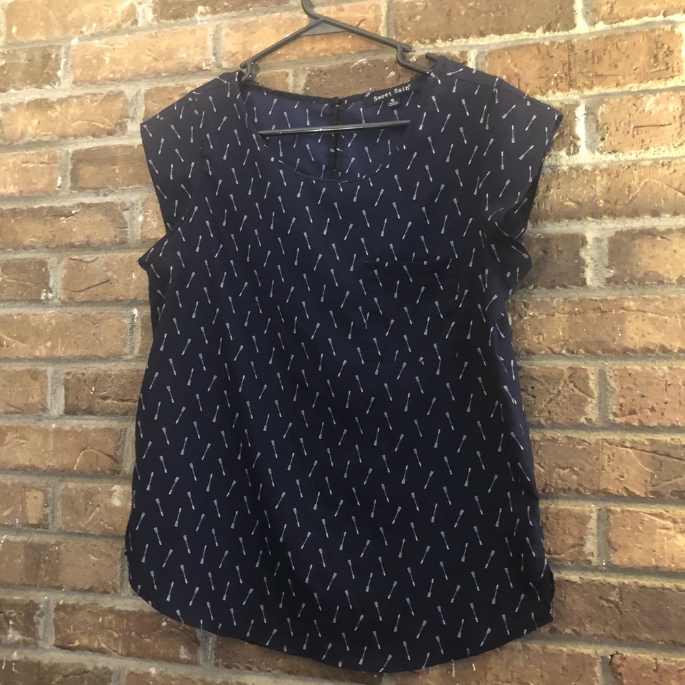 Navy Shirt with white Arrows. Medium.